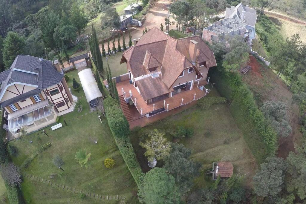 Casa E Vista Privilegiadas No Alto Do Capivari Pousada Campos do Jordão