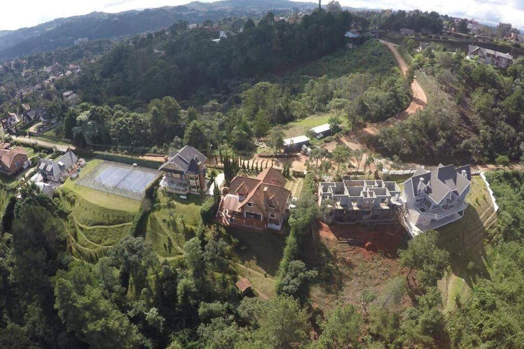Casa E Vista Privilegiadas No Alto Do Capivari Pousada